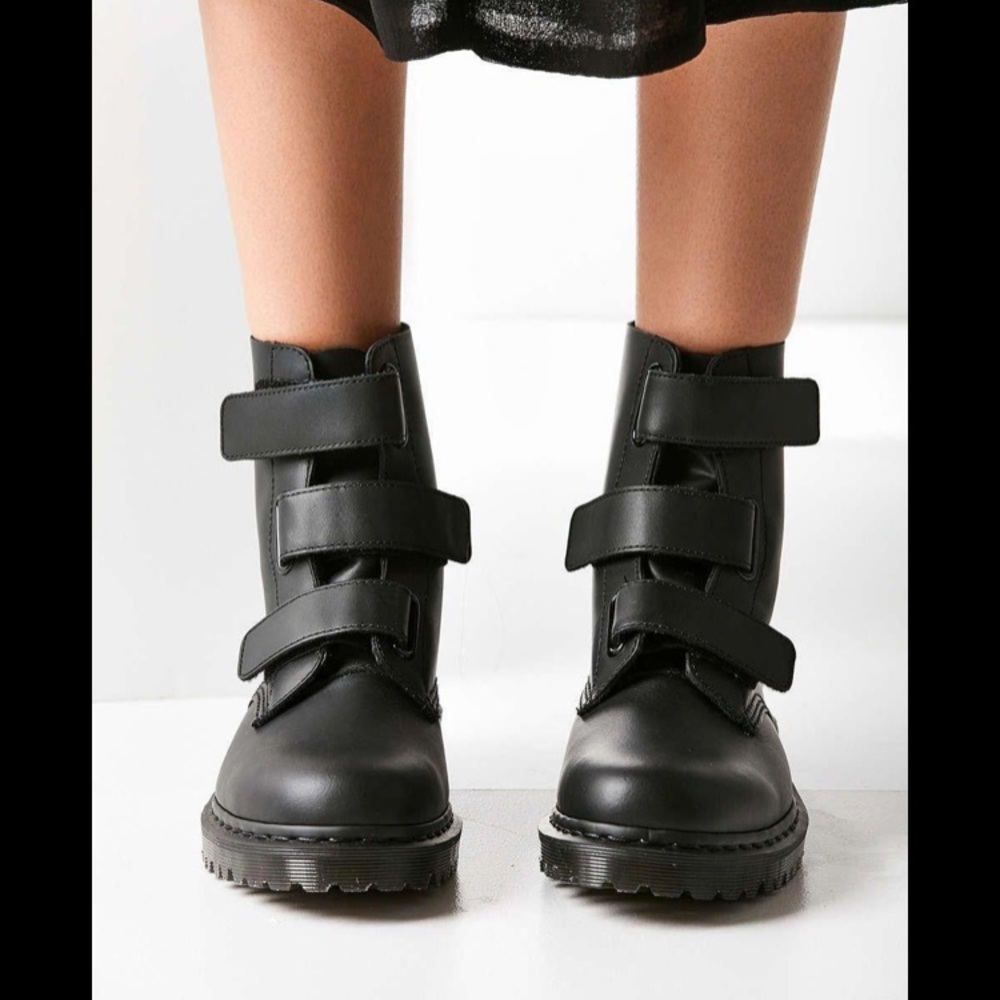 ISO dr martens coralia